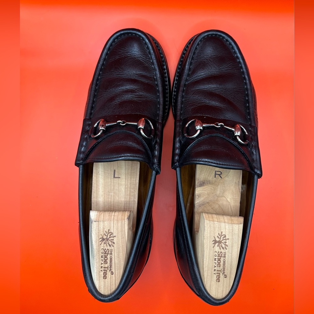 Authentic Gucci Horsebit Loafers size 9.5D with original box. Made in Italy.